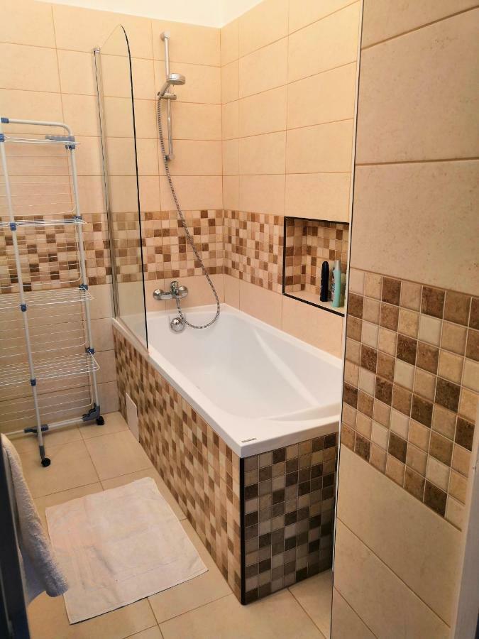 Ancsi Apartmant Kecskemét Exterior photo